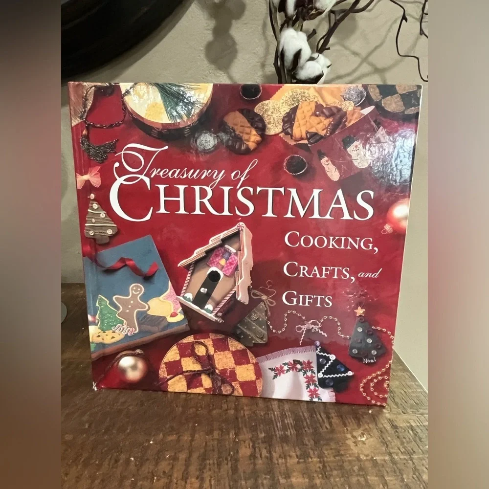 Treasury of Christmas Cooking, Crafts, & Gifts, Cookbook & Craft Book, hardback
